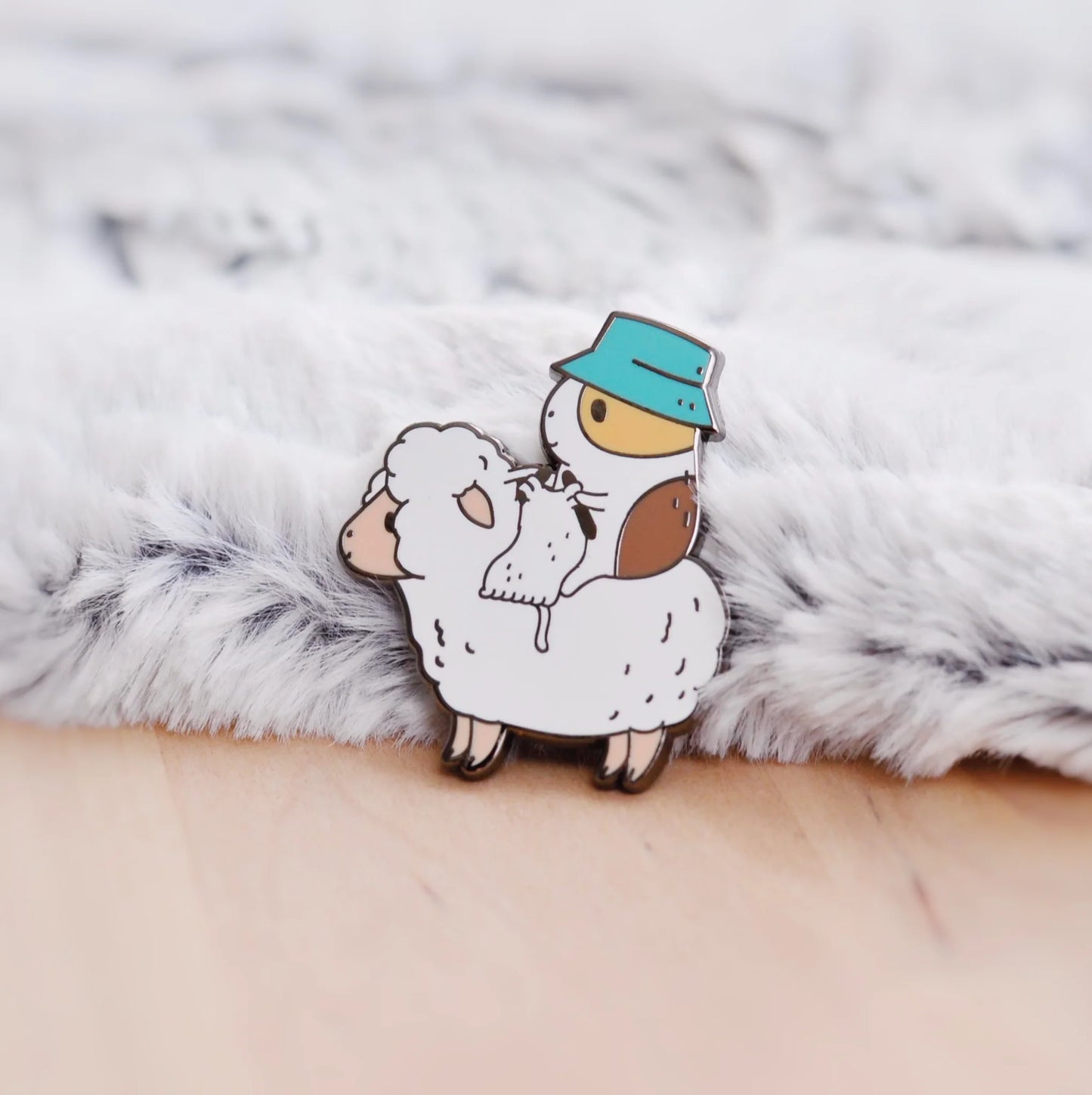Noristudio Pins