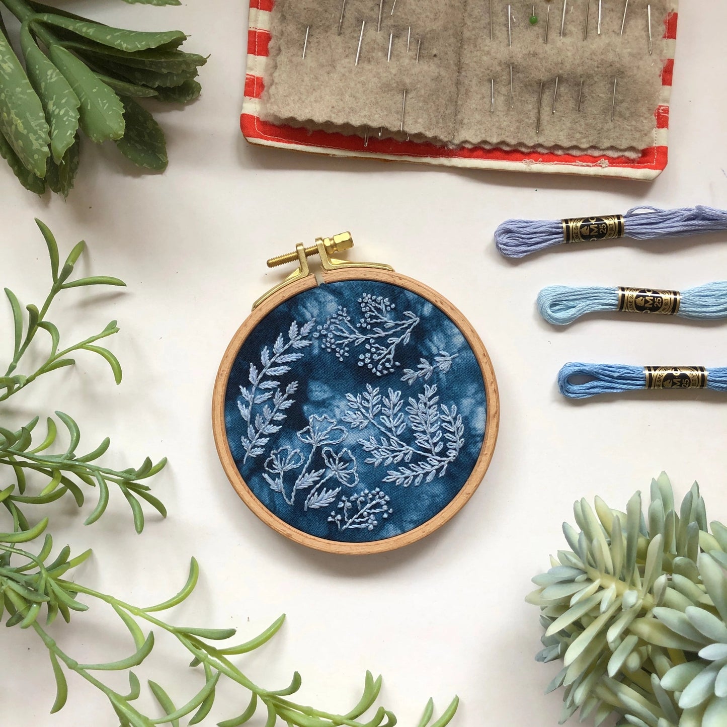 MCreativeJ Embroidery Kits